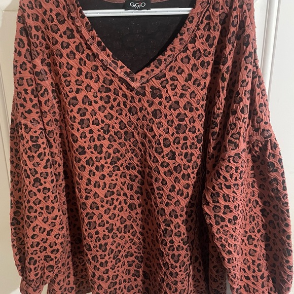 Gigio Tops - GiGiO Women's Animal Print Shirt - Red and Black